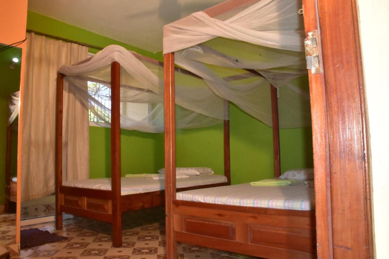 Viriko Boarding House Hotel Mombasa Eksteriør billede