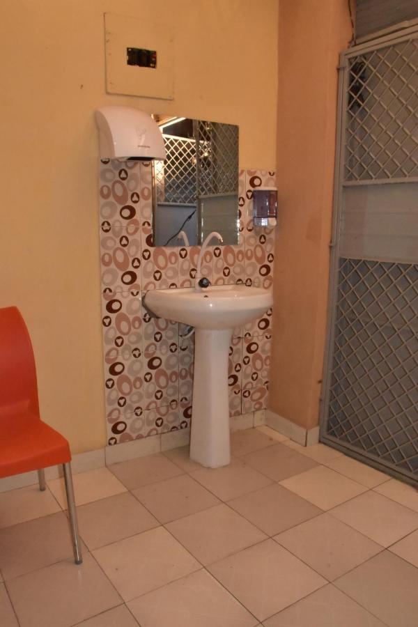 Viriko Boarding House Hotel Mombasa Eksteriør billede